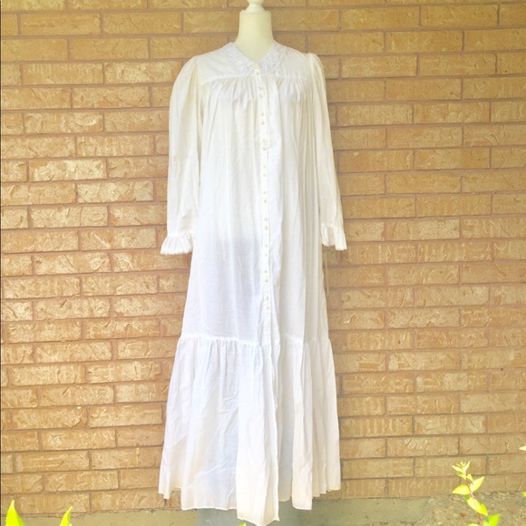 Eileen West Other - Eileen West | Long Sleeve Night Gown